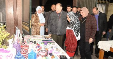 محافظ أسيوط يتفقد معرض الأسر المنتجة والمشروعات الصغيرة بمكتبة مصر العامة 