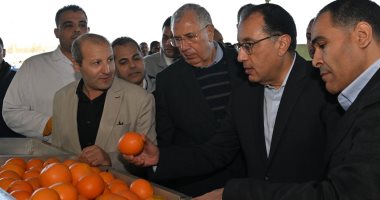 رئيس الوزراء يتفقد محطة شركة "جامكو" لتعبئة البرتقال واليوسفى بالنوبارية  