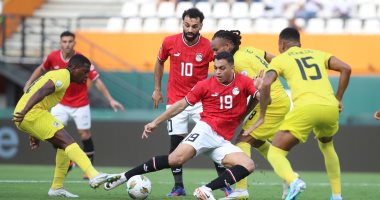 منتخب مصر يتأخر 2 / 1 أمام موزمبيق بعد مرور 60 دقيقة 