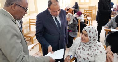 نائب رئيس جامعة الأزهر للوجه القبلي يتابع سير أعمال الامتحانات فى أسوان