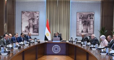 رئيس الوزراء يستعرض استراتيجية تطوير المطارات المصرية 