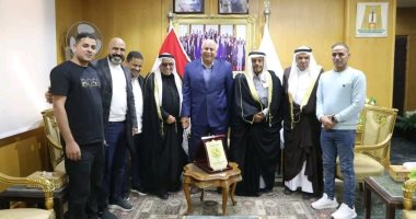محافظ الوادى الجديد يلتقى وفد "مجاهدى سيناء" ومجلس القبائل والعائلات المصرية