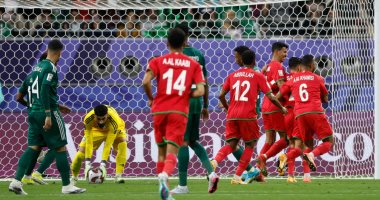عمان يفاجئ منتخب السعودية بهدف بشوط أول نارى فى كأس أسيا.. فيديو وصور