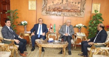 رئيس جامعة المنوفية يبحث مع منسق العلاقات الصينية المصرية سبل التعاون