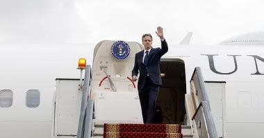 لم يتمكن من العودة لواشنطن.. عطل مفاجئ بطائرة وزير الخارجية الأمريكى فى دافوس