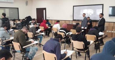 وفد مركز القياس والتقويم بجامعة الإسكندرية يتفقد امتحانات كلية الحاسبات