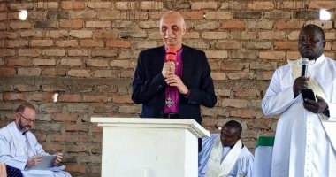 رئيس أساقفة الكنيسة الأسقفية يثبت أعضاء جدد فى موندو بتشاد 