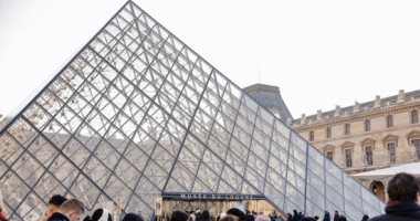 إقبال كبير على متحف اللوفر في باريس رغم رفع أسعار التذاكر 30%