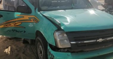 إصابة 14 عاملا نتيجة انقلاب سيارة على طريق "الإسماعيلية- السويس".. صور