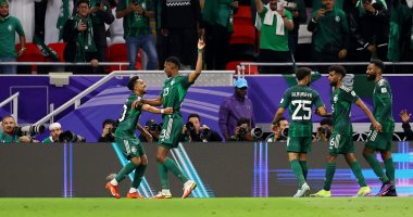 السعودية تتأهل إلى دور الـ16 بكأس أمم آسيا بثنائية أمام قيرغيزستان.. فيديو