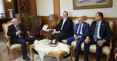 محافظ بورسعيد يستقبل رئيس الهيئة العامة للرعاية الصحية
