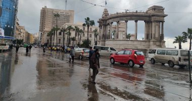 أمطار غزيرة على الإسكندرية تزامنا مع نوة الكرم.. صور