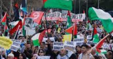 آلاف الأشخاص يتظاهرون بشوارع أوروبا لدعم غزة ووقف مجازر إسرائيل.. فيديو