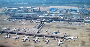 اصطدام طائرتين فى مطار أوساكا اليابانى دون وقوع إصابات