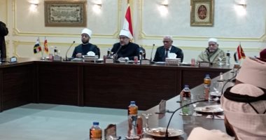 محافظ بورسعيد ووزير الأوقاف يلتقيان رؤساء مسابقة القرآن