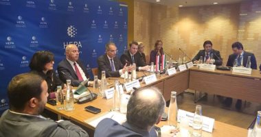 الاتصالات: مشروع لإنشاء كابل بحرى مع ألبانيا ودعوة شركات مجرية للاستثمار بمصر