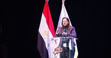 مدير القومى للحوكمة تشارك بافتتاح حفل تخرج الدفعة الثانية من مبادرة "كن سفيرًا"