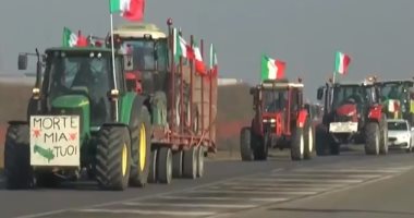 جرارت المزارعين الإيطاليين تغزو شوارع روما.. فيديو