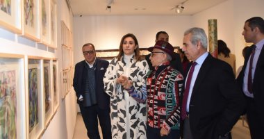 وزيرة الثقافة تفتتح معرض "فانتازيا السيريالية" لوليد عونى بجاليرى بيكاسو