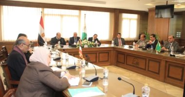 محافظ الجيزة يلتقى أعضاء مجلسى النواب والشيوخ عن دوائر الطالبية والعمرانية والهرم