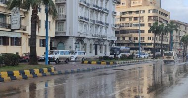 أمطار غزيرة وتعطل الدراسة.. نوة الشمس الصغرى تضرب الإسكندرية.. فيديو