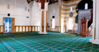 أوقاف الأقصر تجهز مسجد السيد يوسف بالكرنك لشهر رمضان بالسجاد الجديد.. صور