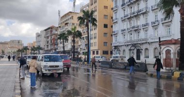 أمطار متفاوتة الشدة مع استمرار رفع حالة الطوارئ للتعامل مع الطقس بالإسكندرية