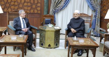 شيخ الأزهر يستقبل رئيس الوزراء اللبنانى الأسبق لمناقشة الوضع الحالى فى غزة