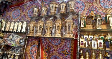 الإيكيا والفورجيه والأركيه والاستنالس.. أشهر أنواع فوانيس رمضان فى بنى سويف