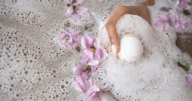 6 فوائد لاستخدام أملاح الاستحمام في روتين العناية بالبشرة