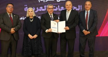 تكريم جامعة القناة لحصولها على المركز 11 مصريا ضمن أول تصنيف عربي للجامعات