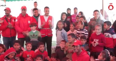 شاهد.. الهلال الأحمر المصرى يقدم خدمات الدعم النفسى للأطفال بمخيم خان يونس
