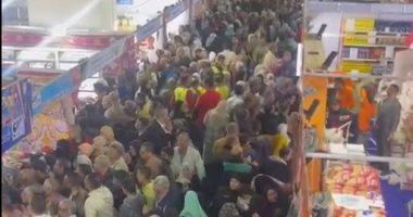 إقبال كبير على معرض أهلا رمضان فى القاهرة وتخفيضات على السلع 30%.. فيديو