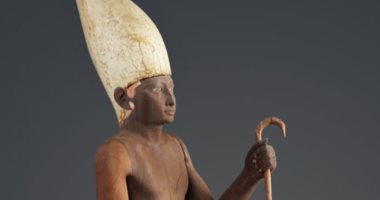 شاهد تمثال الملك سنوسرت من مقتنيات المتحف المصرى