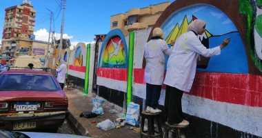 طلاب تربية نوعية جامعة كفر الشيخ يحولون جدران المصالح الحكومية والمدارس للوحات ناطقة