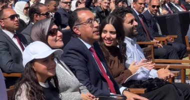 رئيس الوزراء يشارك بحفل تخرج نجله فى الجامعة الأمريكية بالقاهرة