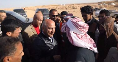 وزير النقل يلتقى أهالى رأس الحكمة لاستكمال خطة تطوير المنطقة.. فيديو