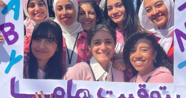 "بتوقيت ماما" حملة توعوية بمراحل الحمل لطلاب بإعلام القاهرة ضمن مشروع التخرج