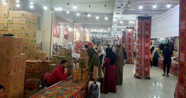 السلع بدأت تنخفض.. إقبال على معرض أهلا رمضان بمدينة منوف وتخفيضات لـ30 سلعة