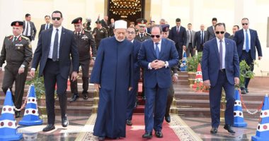 الرئيس السيسى يصل مسجد المشير طنطاوى لأداء صلاة الجمعة بمناسبة ذكرى يوم الشهيد