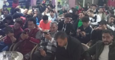 إقبال على المقاهى بكفر الشيخ وتوقعات الجمهور لمباراة الأهلى والزمالك.. فيديو