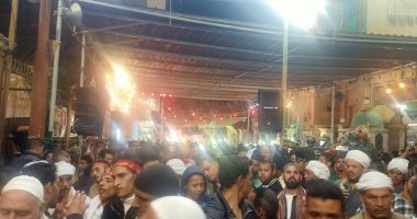 فول نابت وحمص.. الآلاف يحتفلون بالليلة الختامية لمولد السيدة حورية ببنى سويف (فيديو)