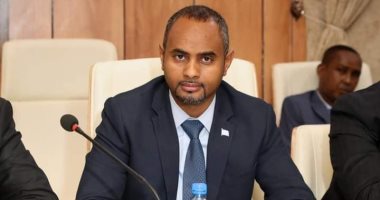 الصومال والولايات المتحدة يبحثان تعزيز جهود الحرب على الإرهاب
