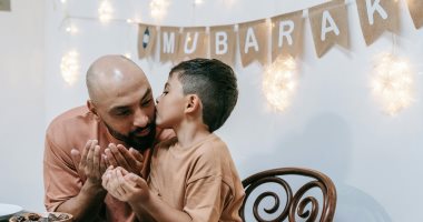 8 أفكار تخلي طفلك يحس ببهجة شهر رمضان ويستفيد منه