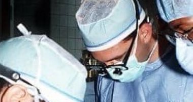 نجاح قسم جراحة الوجه والفكين بمستشفى كفر الشيخ برد عظام فك شاب تعرض لحادث