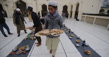 رمضان في باكستان .. موائد رحمن وإفطار جماعى فى المساجد