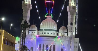 مسجد يُزين قناة.. شاهد جمال أكبر مسجد مُطل على قناة السويس (فيديو وصور)