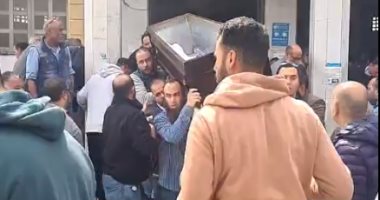 تشييع جثمان الفنان فاروق عيطة من مسجد السلام بمدينة نصر.. فيديو