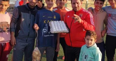 بيض وبطاطس و"حفاضات" أبرز هدايا رجل المباراة فى دورة رمصانية بالدقهلية
