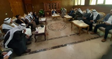 محافظ شمال سيناء يستقبل مشايخ وعواقل بئر العبد